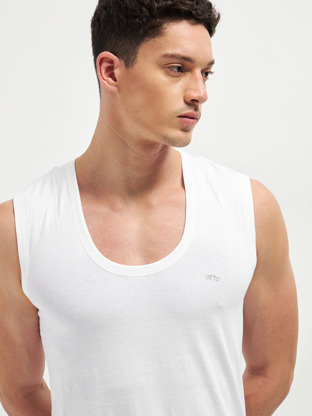 Bravo Vest White