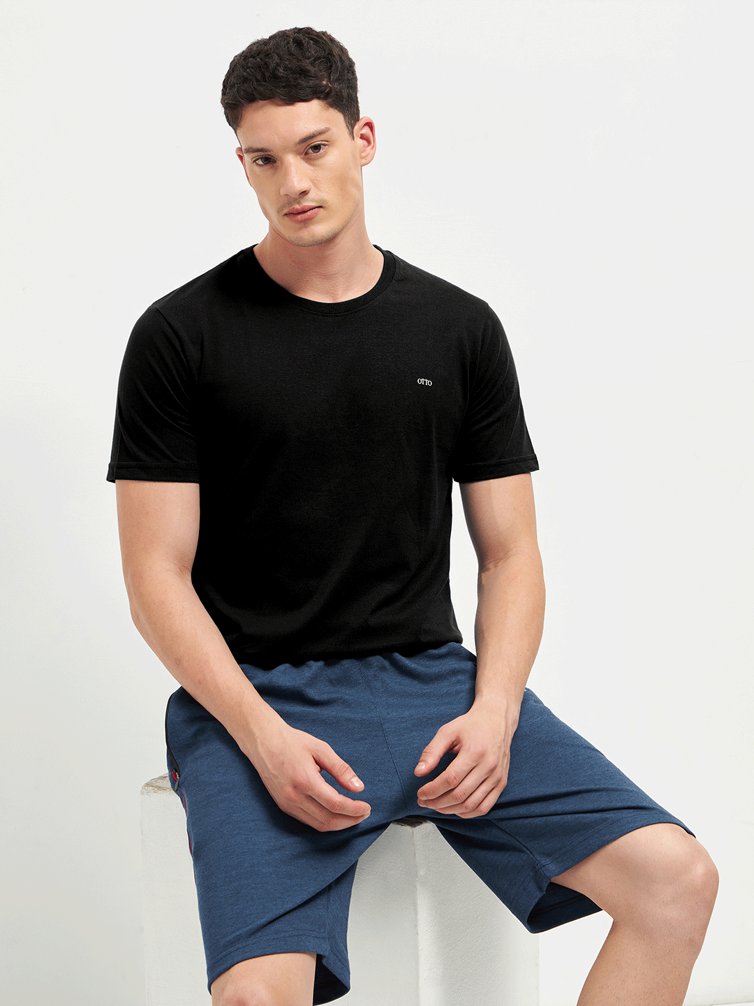 Motto Round Neck Black