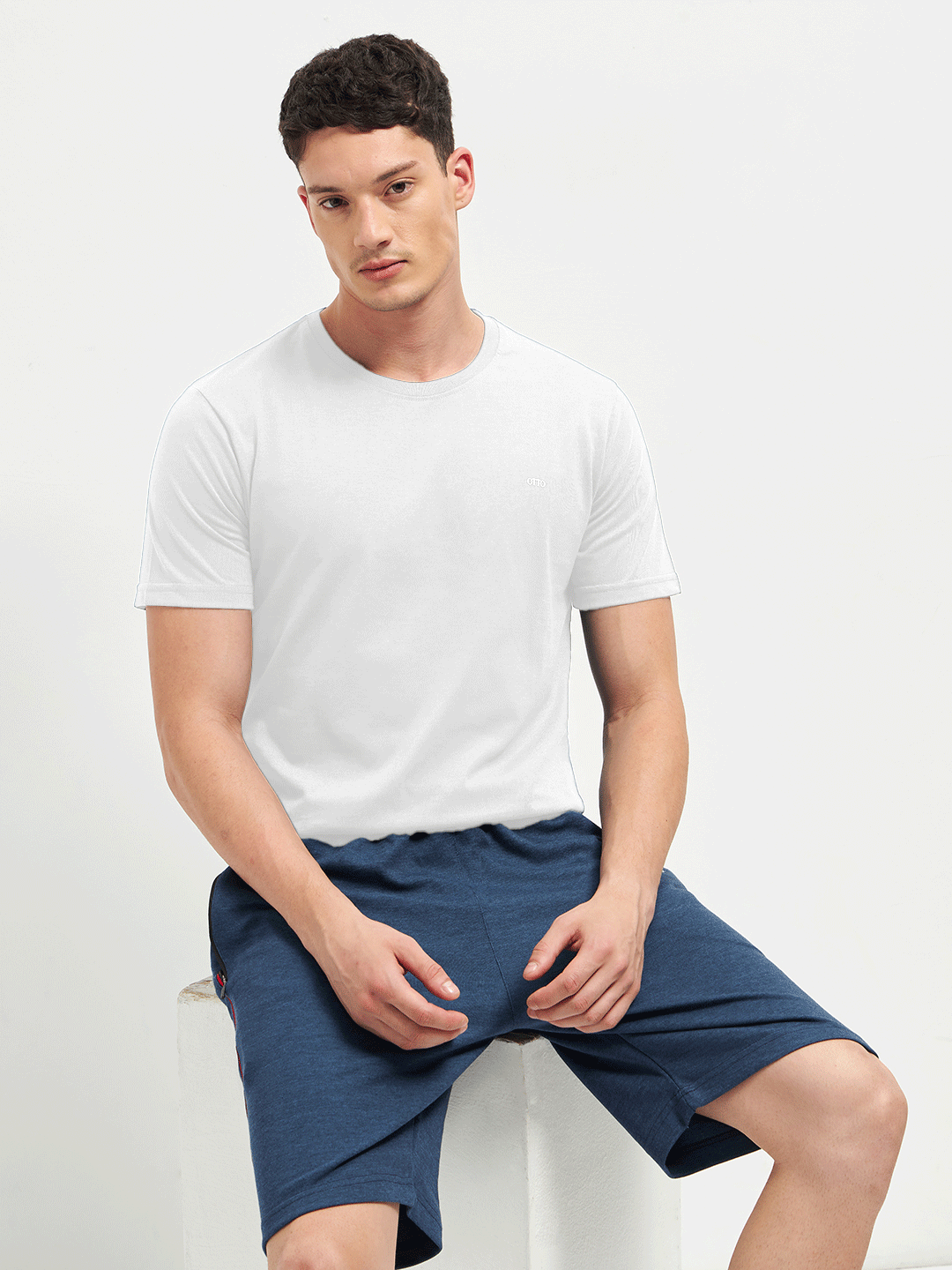 Motto Round Neck White